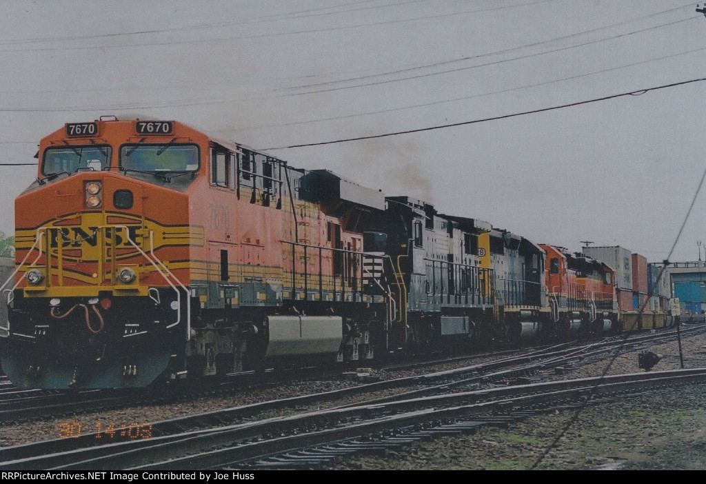 BNSF 7670 East